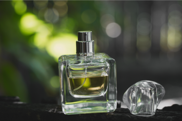 【保存版】香水のノートとは?それぞれの種類と特徴を徹底解説 | Perfumed 香水とコロンなライフ